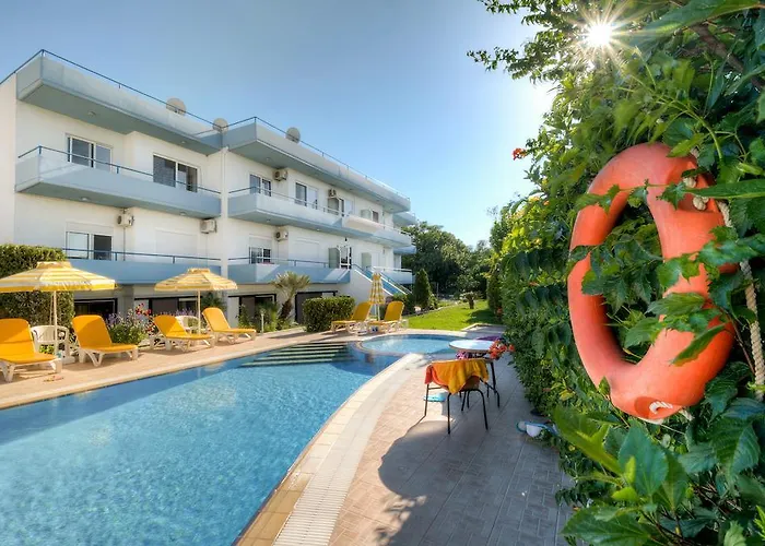 Antomar Apartments And Studios