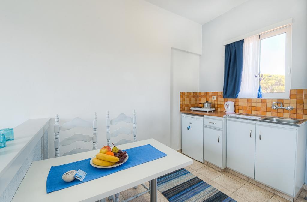 Antomar And Studios Aparthotel